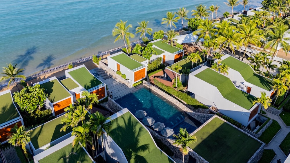 Casa de La Flora — Hotel building in Khao Lak, Phang Nga
