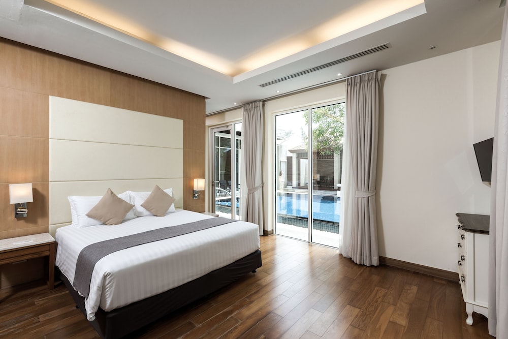 Splash Beach Villa Resort — Hotel rooms in Mai Khao, Phuket Province