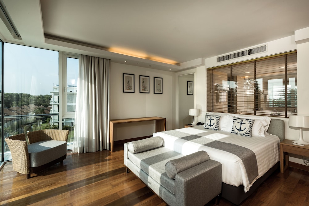 Splash Beach Villa Resort — Hotel rooms in Mai Khao, Phuket Province