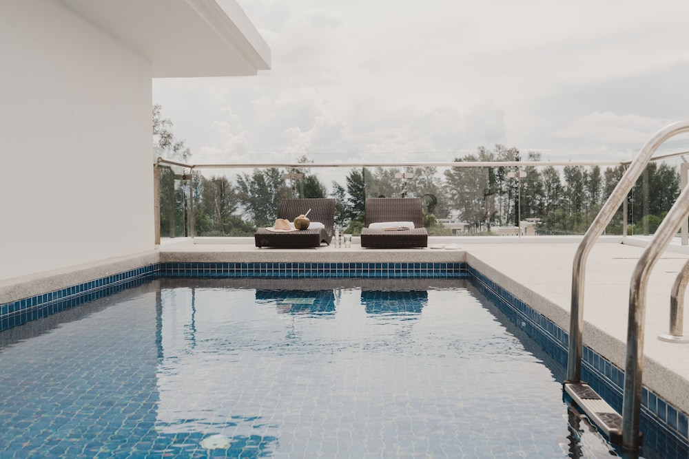 Splash Beach Villa Resort — Swimming pool in Mai Khao, Phuket Province