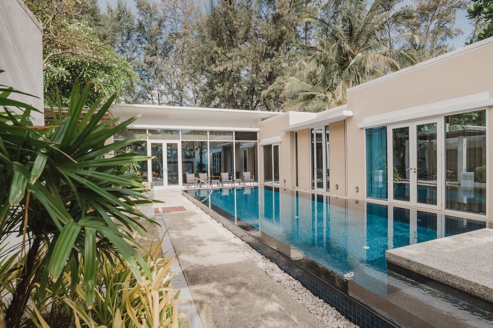 Splash Beach Villa Resort — Swimming pool in Mai Khao, Phuket Province