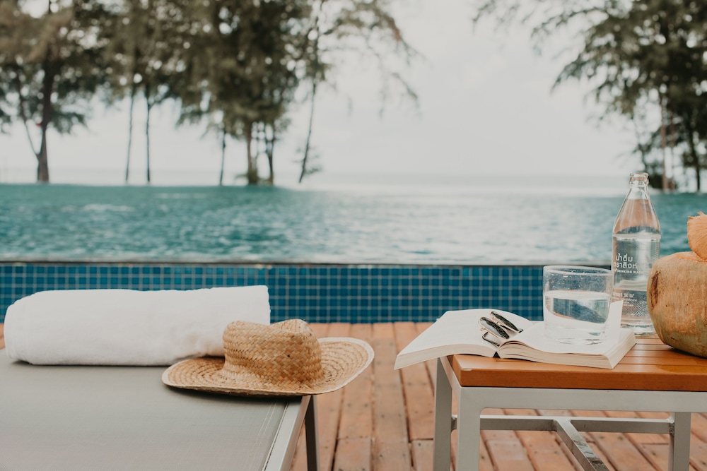 Splash Beach Villa Resort — Swimming pool in Mai Khao, Phuket Province