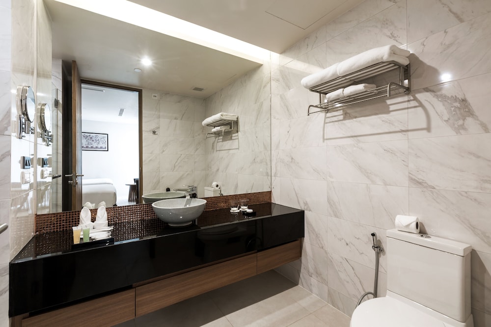 Splash Beach Villa Resort — Hotel rooms in Mai Khao, Phuket Province