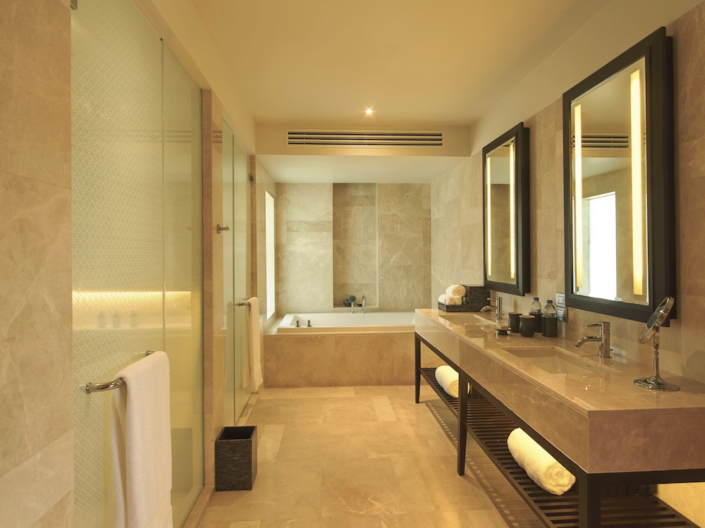 Amatara Welleisure Resort — Hotel rooms in Ko Lon, Phuket Province