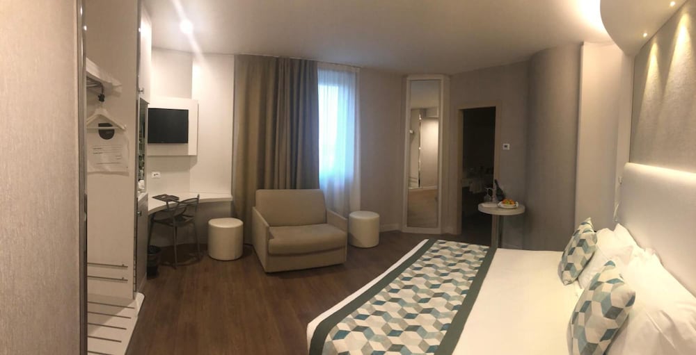 Ark Hotel - zdjęcie 2