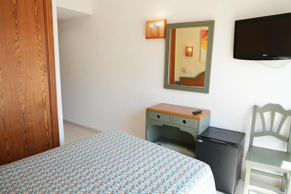 Invisa Hotel Ereso All Inclusive — Hotel rooms in Santa Eulalia, Balearic Islands