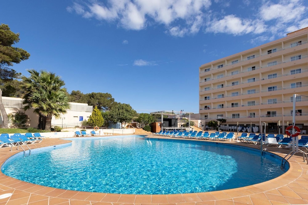 Invisa Hotel Ereso All Inclusive — Swimming pool in Santa Eulalia, Balearic Islands