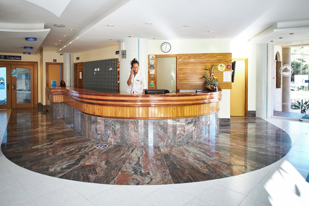 Invisa Hotel Ereso All Inclusive — Hotel building in Santa Eulalia, Balearic Islands