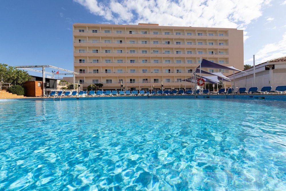 Invisa Hotel Ereso All Inclusive — Swimming pool in Santa Eulalia, Balearic Islands