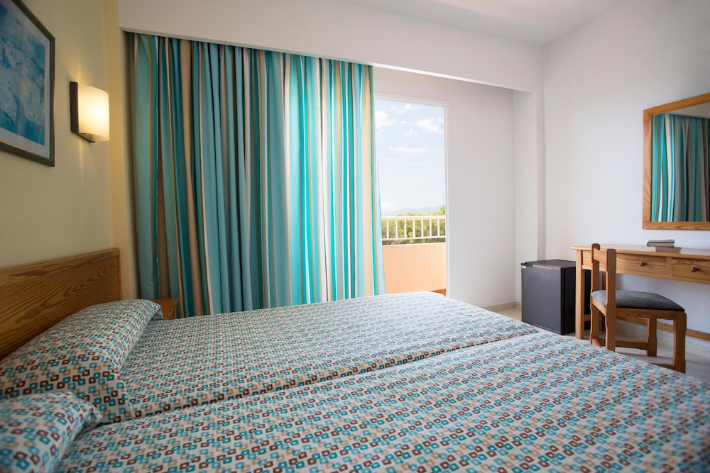 Invisa Hotel Ereso All Inclusive — Hotel rooms in Santa Eulalia, Balearic Islands