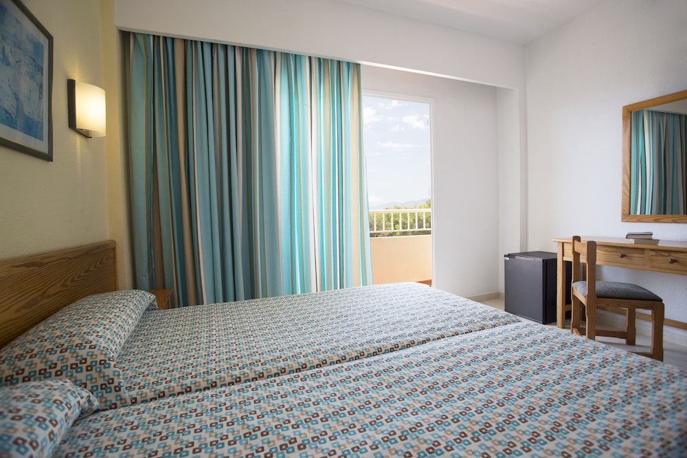 Invisa Hotel Ereso All Inclusive — Hotel rooms in Santa Eulalia, Balearic Islands