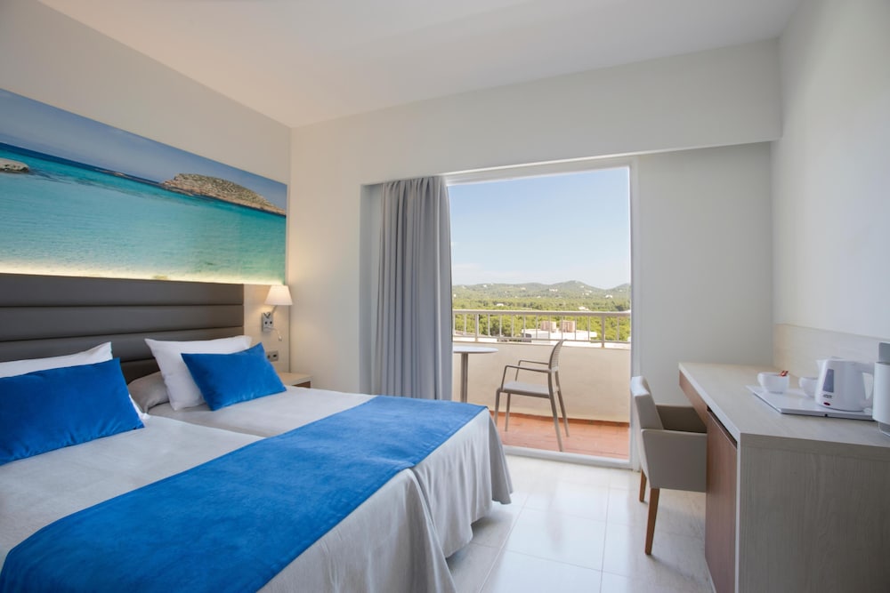 Invisa Hotel Ereso All Inclusive — Hotel rooms in Santa Eulalia, Balearic Islands