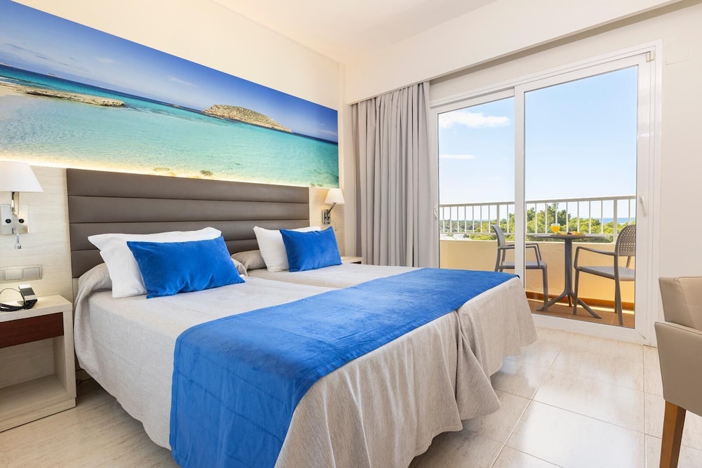 Invisa Hotel Ereso All Inclusive — Hotel rooms in Santa Eulalia, Balearic Islands