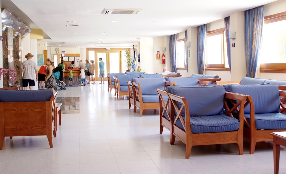 Invisa Hotel Ereso All Inclusive — Hotel building in Santa Eulalia, Balearic Islands