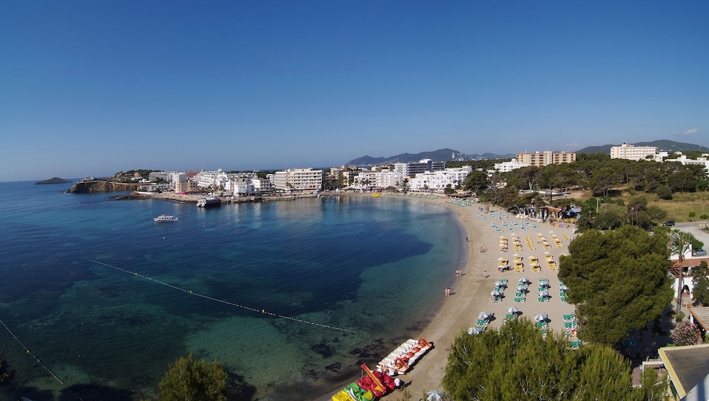 Invisa Hotel Ereso All Inclusive — Beach in Santa Eulalia, Balearic Islands