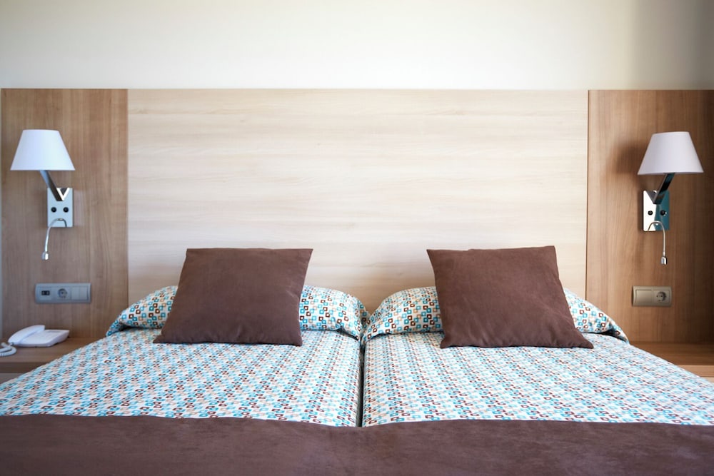Invisa Hotel Ereso All Inclusive — Hotel rooms in Santa Eulalia, Balearic Islands
