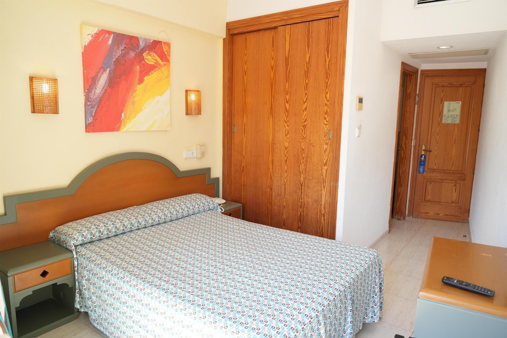 Invisa Hotel Ereso All Inclusive — Hotel rooms in Santa Eulalia, Balearic Islands