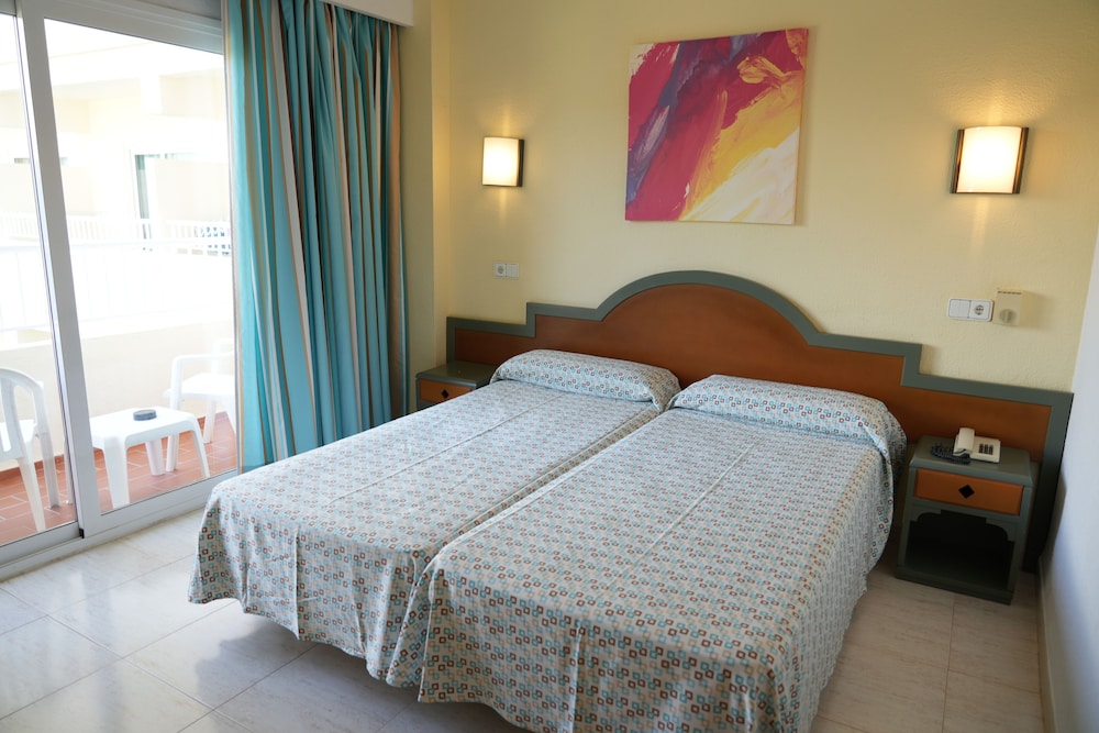 Invisa Hotel Ereso All Inclusive — Hotel rooms in Santa Eulalia, Balearic Islands