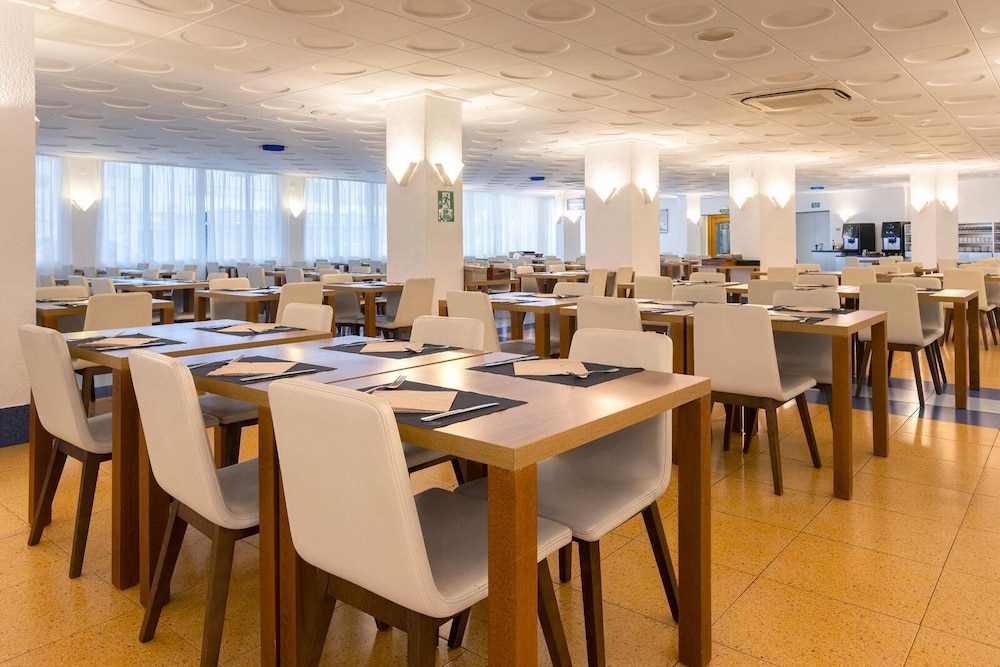 Invisa Hotel Ereso All Inclusive — Restaurant & bars in Santa Eulalia, Balearic Islands