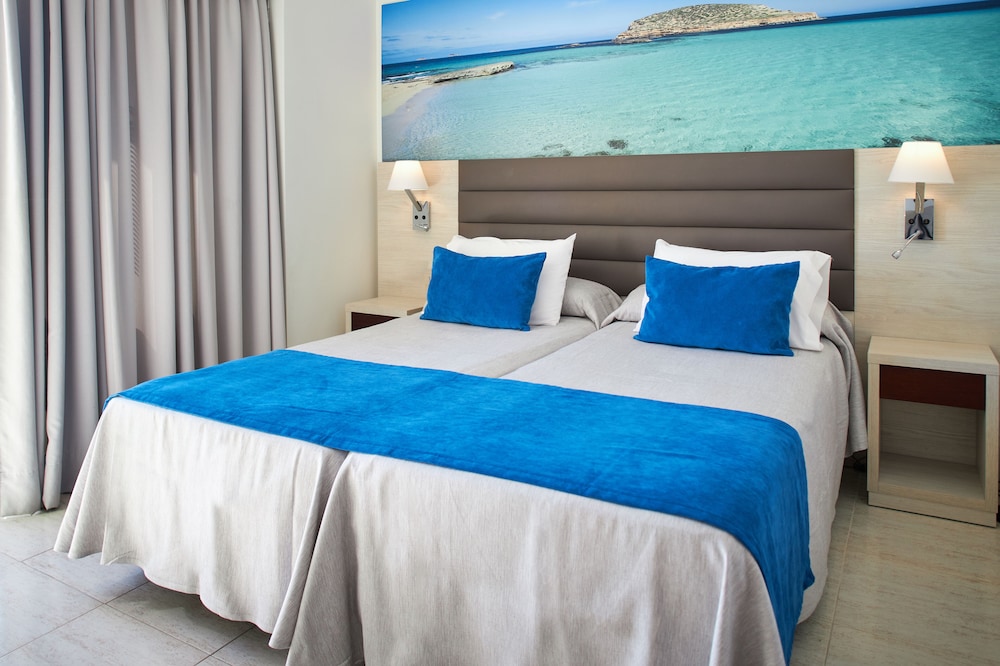Invisa Hotel Ereso All Inclusive — Hotel rooms in Santa Eulalia, Balearic Islands