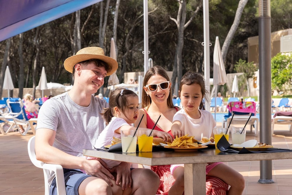 Invisa Hotel Ereso All Inclusive — Restaurant & bars in Santa Eulalia, Balearic Islands