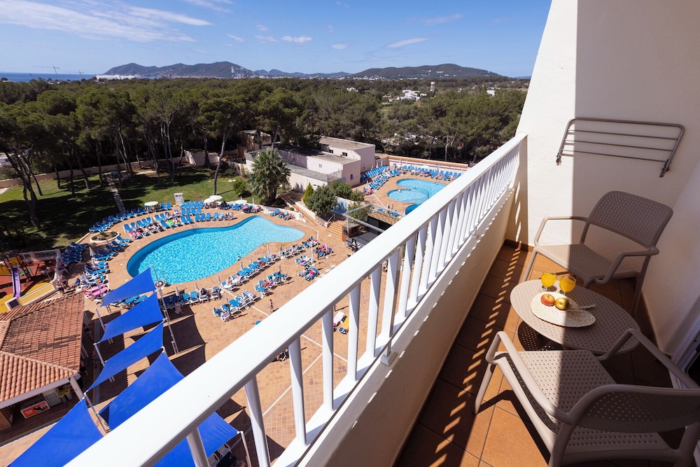 Invisa Hotel Ereso All Inclusive — Swimming pool in Santa Eulalia, Balearic Islands