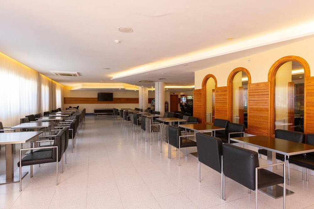 Invisa Hotel Ereso All Inclusive — Restaurant & bars in Santa Eulalia, Balearic Islands