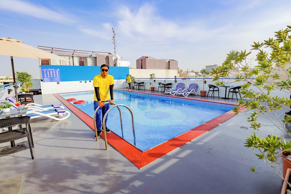 Fortune Pearl Hotel, Deira — Swimming pool in Dubai