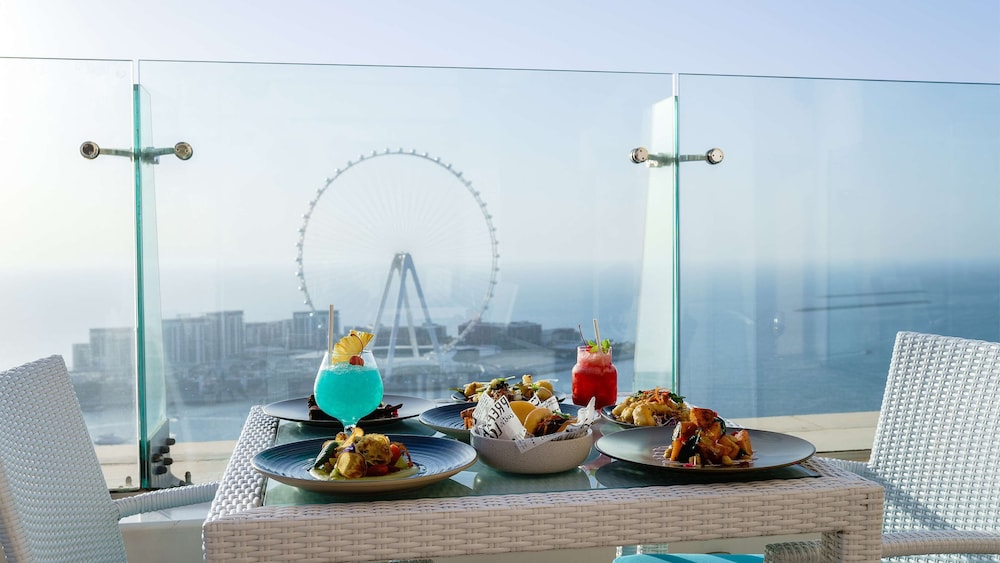 Hilton Dubai the Walk — Restaurant & bars in Dubai