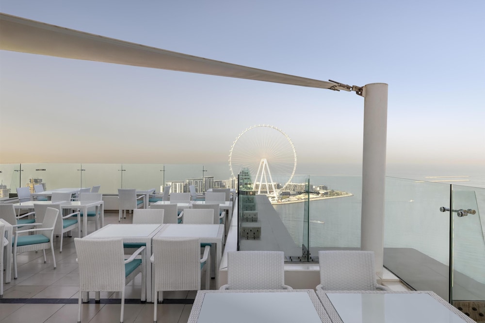 Hilton Dubai the Walk — Restaurant & bars in Dubai