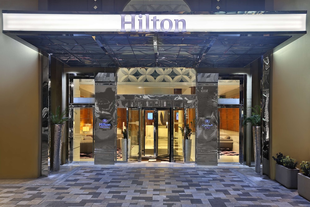 Hilton Dubai the Walk — Hotel building in Dubai