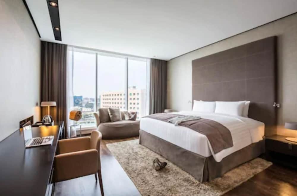 The Canvas Dubai - MGallery Hotel Collection — Hotel rooms in Dubai