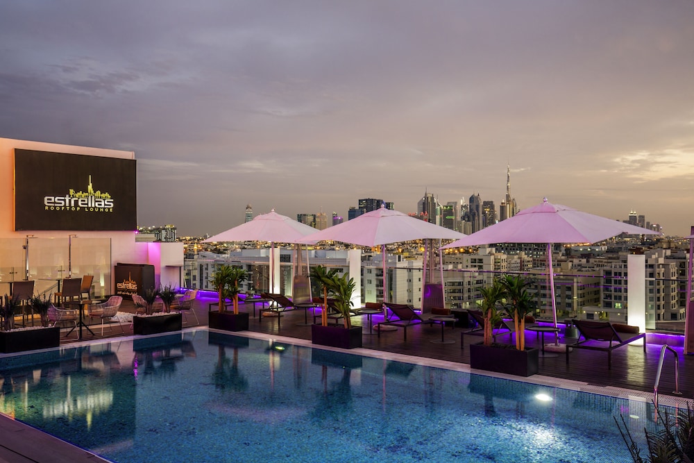 The Canvas Dubai - MGallery Hotel Collection — Swimming pool in Dubai