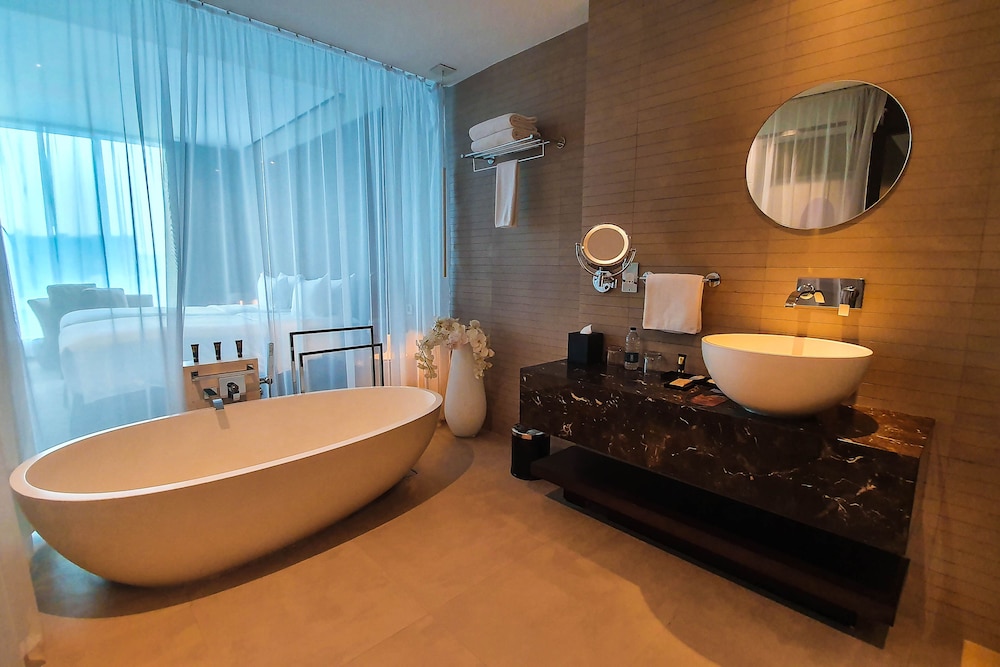 The Canvas Dubai - MGallery Hotel Collection — Hotel rooms in Dubai
