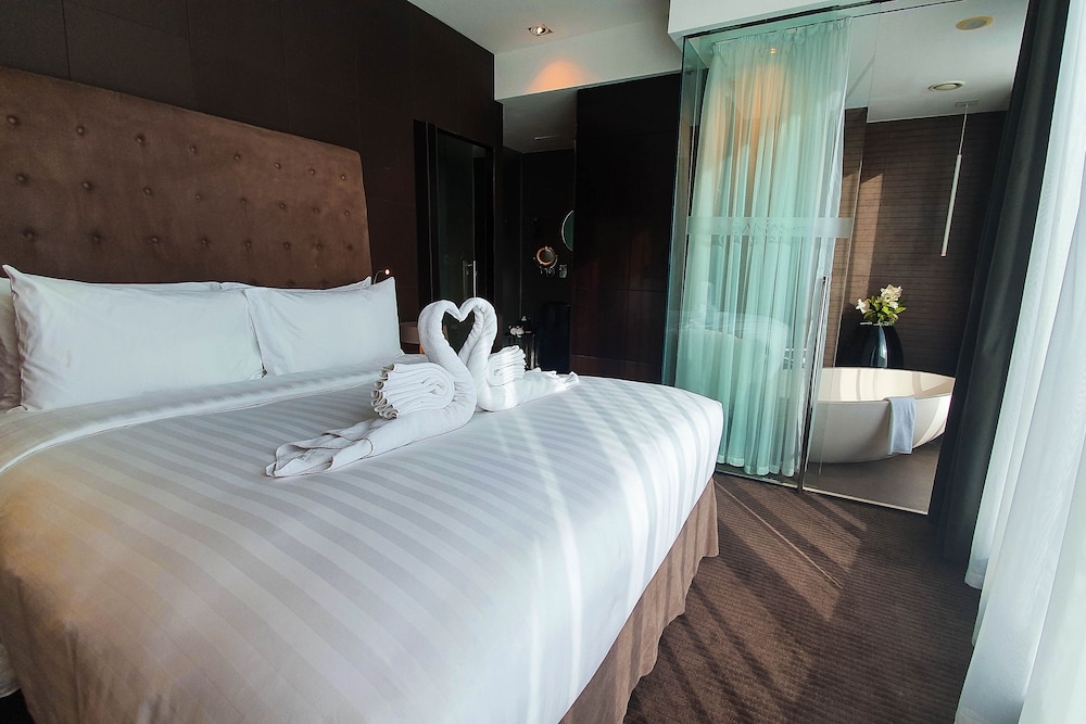 The Canvas Dubai - MGallery Hotel Collection — Hotel rooms in Dubai