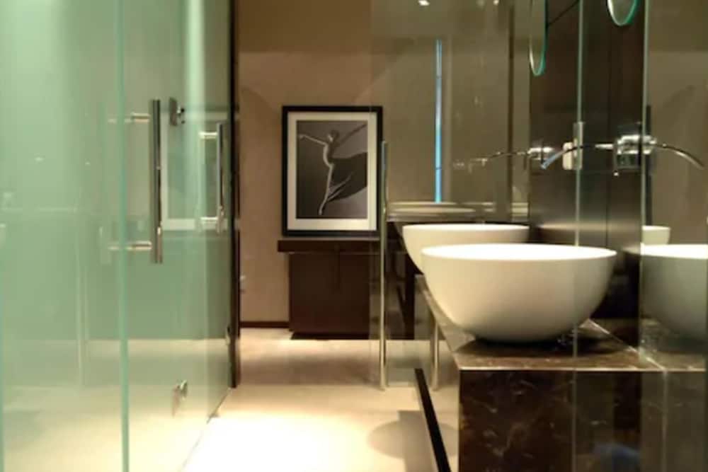 The Canvas Dubai - MGallery Hotel Collection — Hotel rooms in Dubai