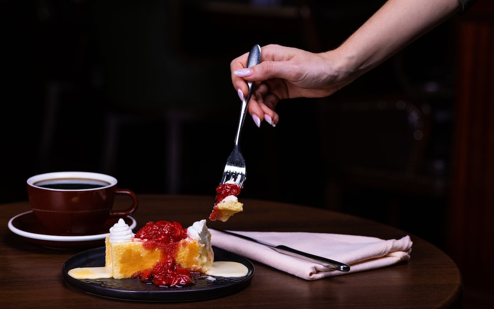 Crowne Plaza Dubai Jumeirah by IHG — Restaurant & bars in Dubai