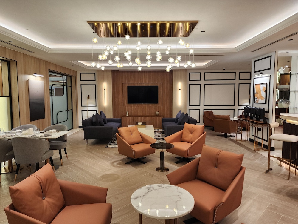 Crowne Plaza Dubai Jumeirah by IHG — Hotel building in Dubai