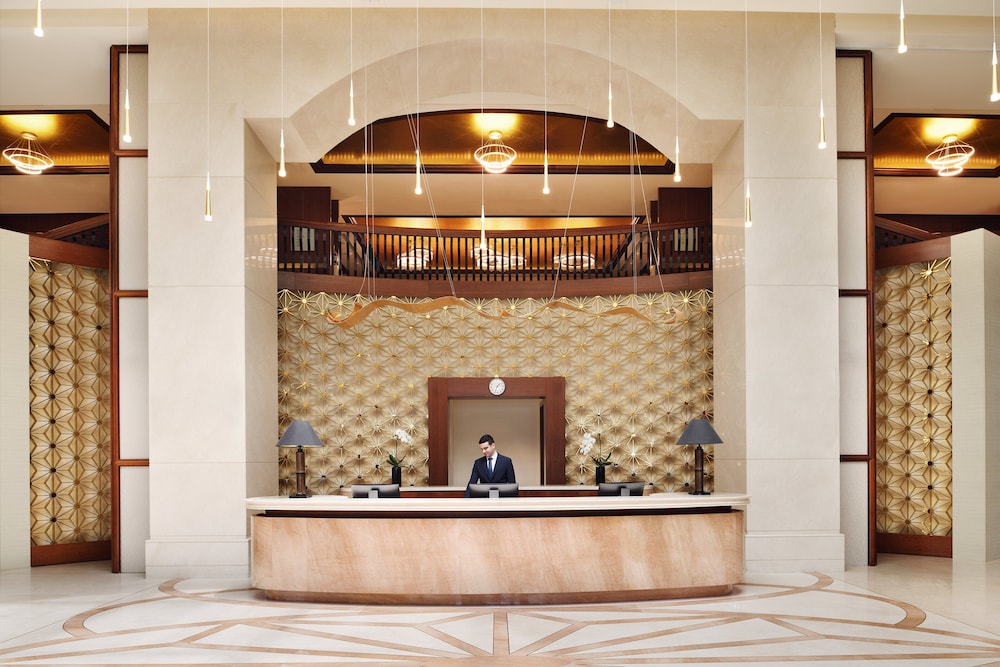 Crowne Plaza Dubai Jumeirah by IHG — Hotel building in Dubai
