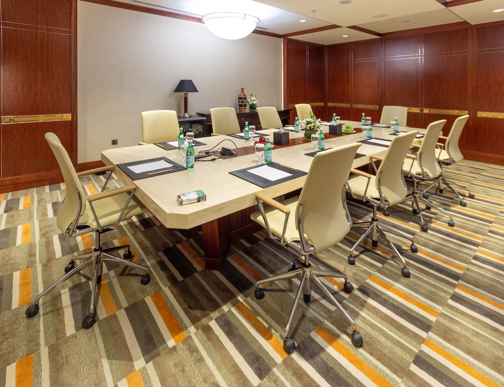 Crowne Plaza Dubai Jumeirah by IHG — Hotel building in Dubai