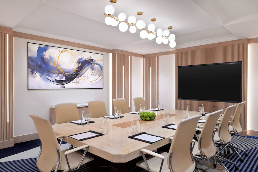 Crowne Plaza Dubai Jumeirah by IHG — Hotel building in Dubai