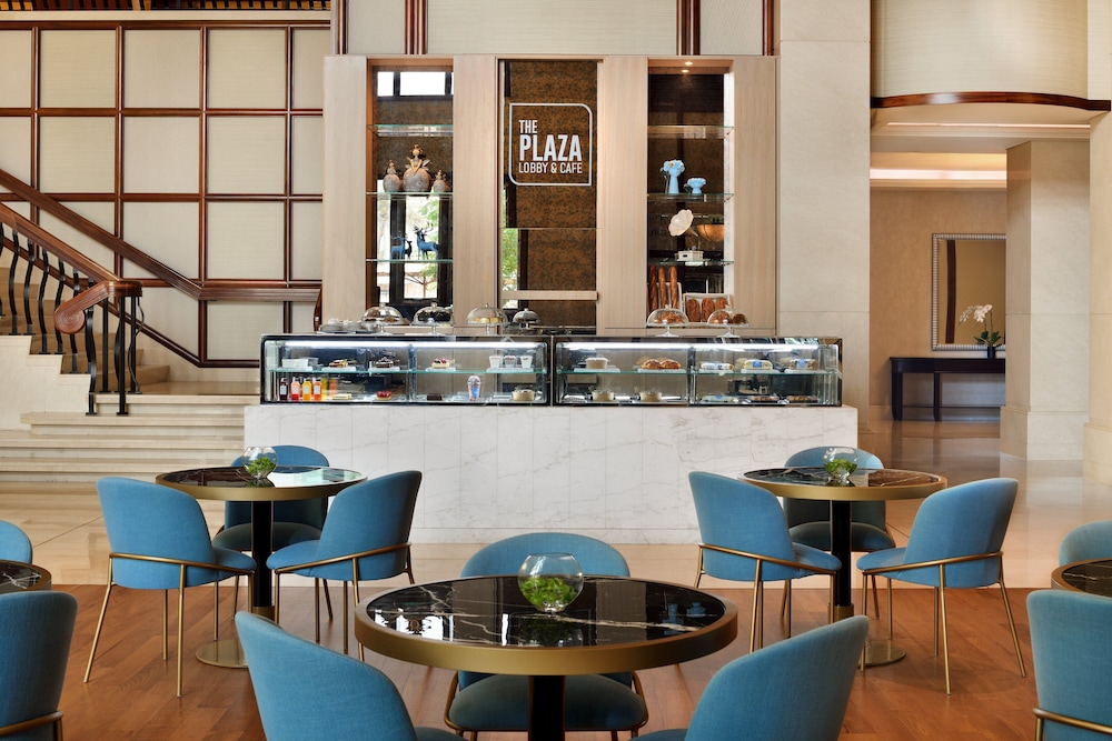 Crowne Plaza Dubai Jumeirah by IHG — Restaurant & bars in Dubai