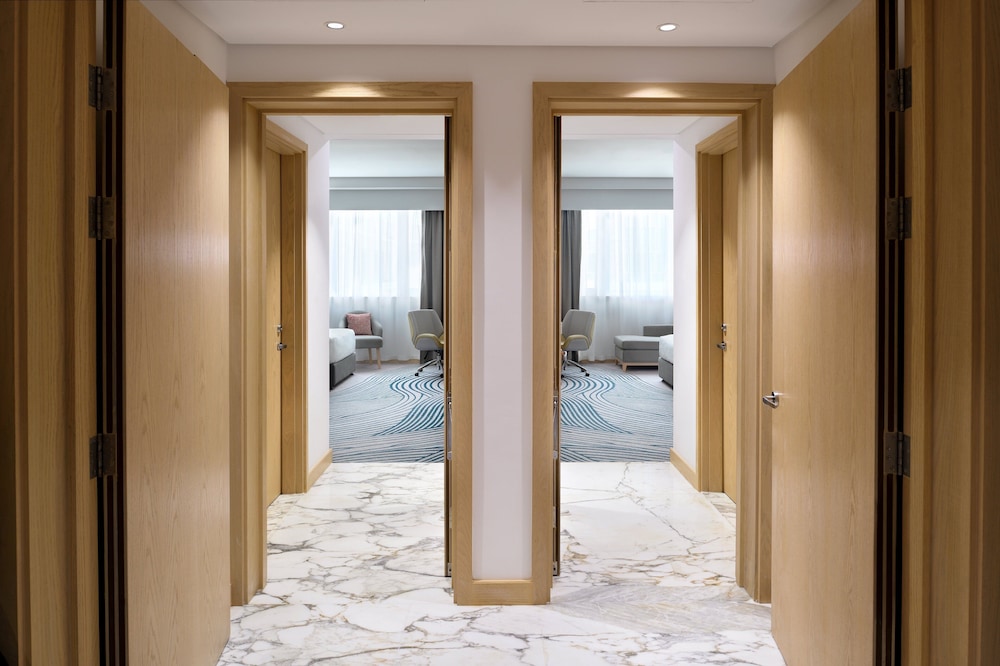 Crowne Plaza Dubai Jumeirah by IHG — Hotel rooms in Dubai