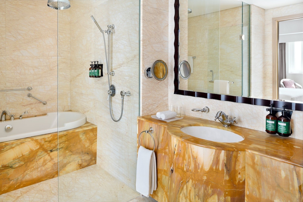 Crowne Plaza Dubai Jumeirah by IHG — Hotel rooms in Dubai