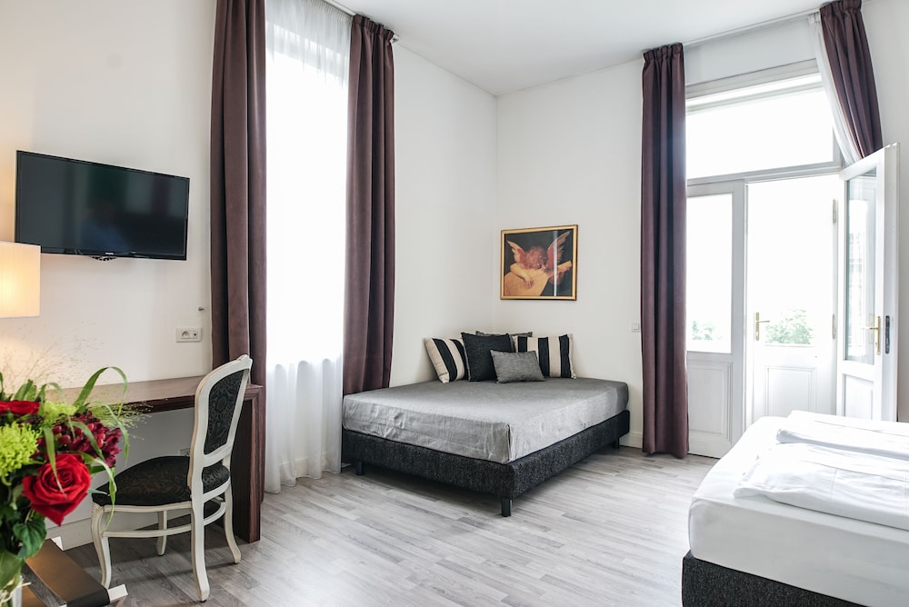 Assenzio — Hotel rooms in Prague, Prague