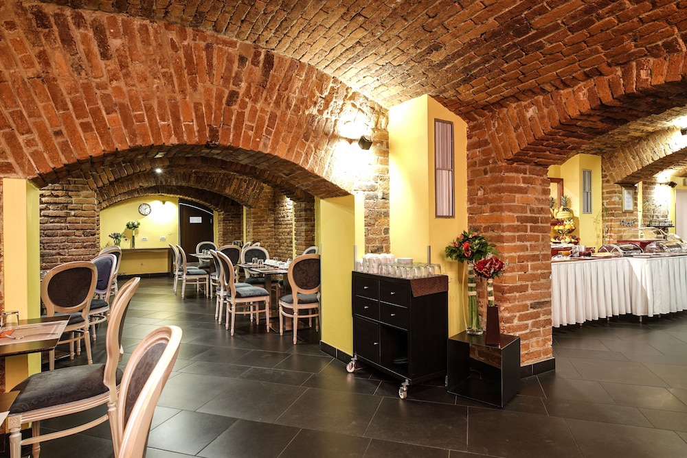 Assenzio — Restaurant & bars in Prague, Prague