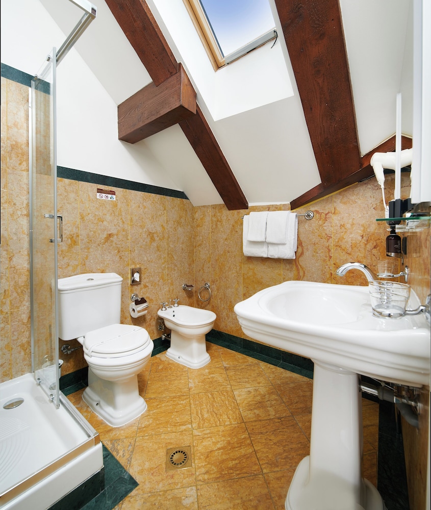 Charles Bridge Palace — Hotel rooms in Prague, Prague