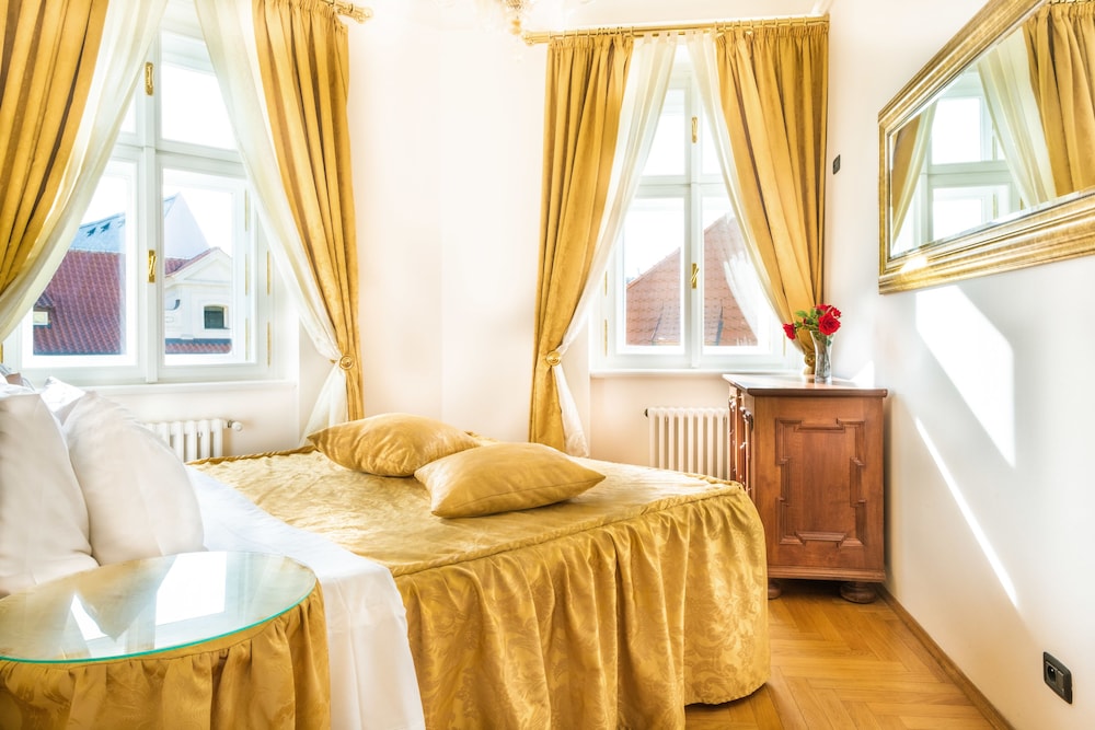 Charles Bridge Palace — Hotel rooms in Prague, Prague