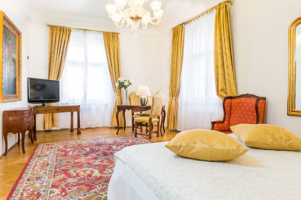 Charles Bridge Palace — Hotel rooms in Prague, Prague