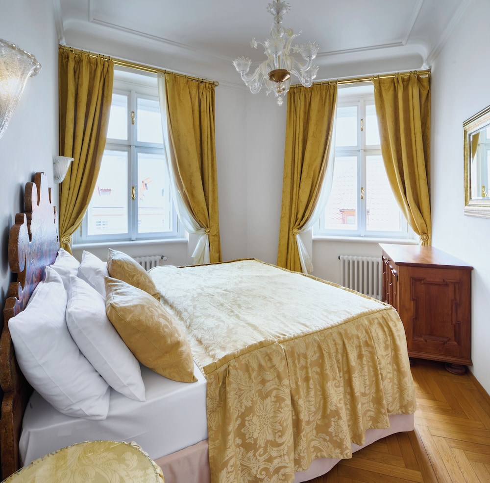 Charles Bridge Palace — Hotel rooms in Prague, Prague